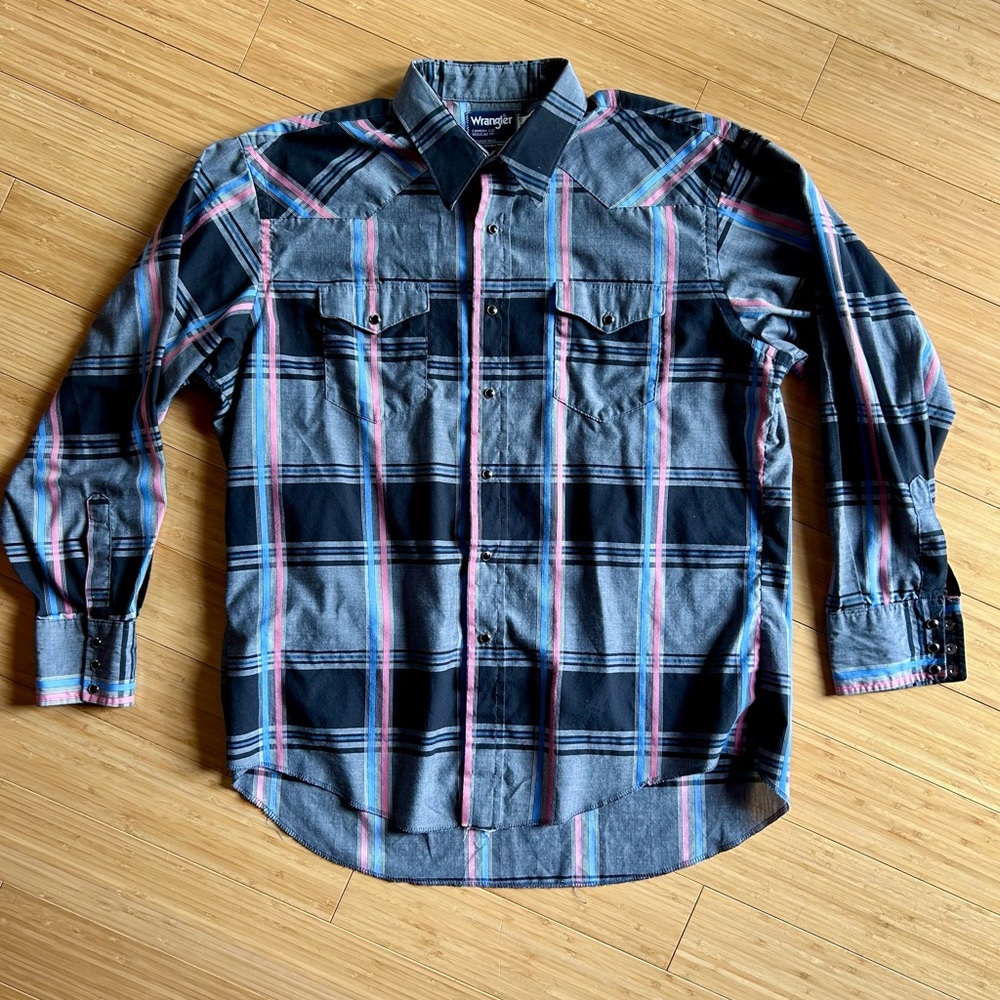 Wrangler Men's Plaid Shirt in Black and Pink